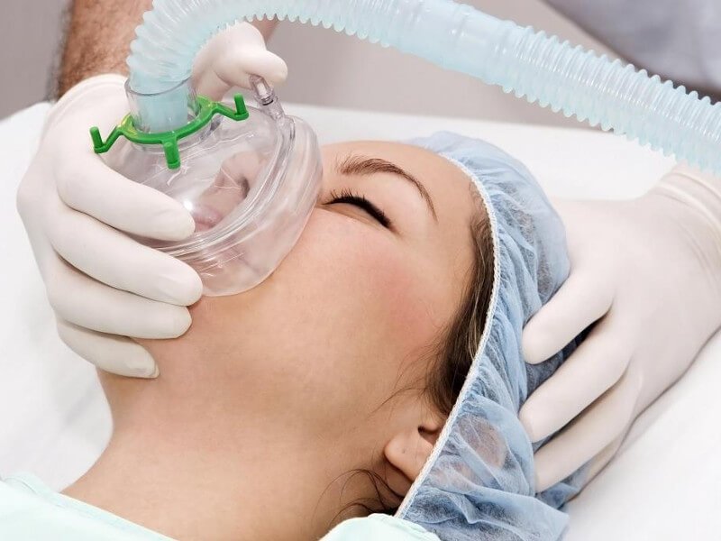 Blepharoplastyadan oldin umumiy behushlik