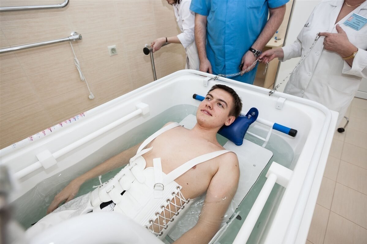 Katta yoshli suyuq orqa miya tortishish