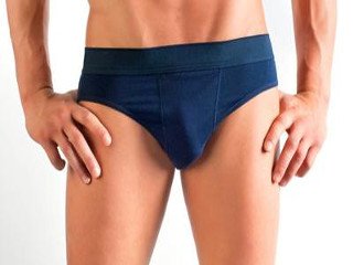 Plastik o'simliklar bilan qisqa qisqich