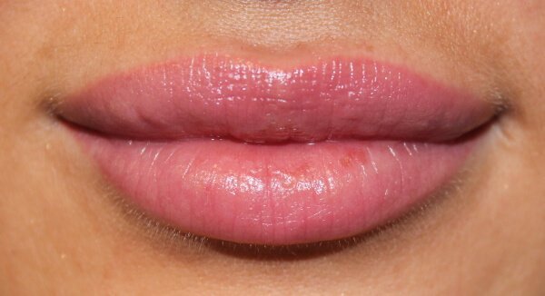 Tatuirovkalashtirilgan lablar